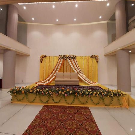 Acco Grand Hotel Lucknow Extérieur photo