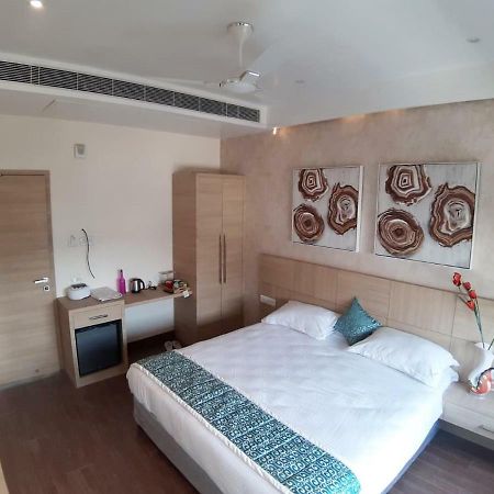 Acco Grand Hotel Lucknow Extérieur photo