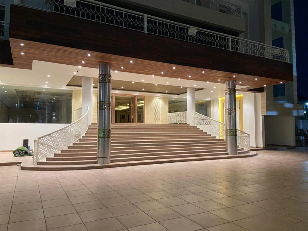 Acco Grand Hotel Lucknow Extérieur photo
