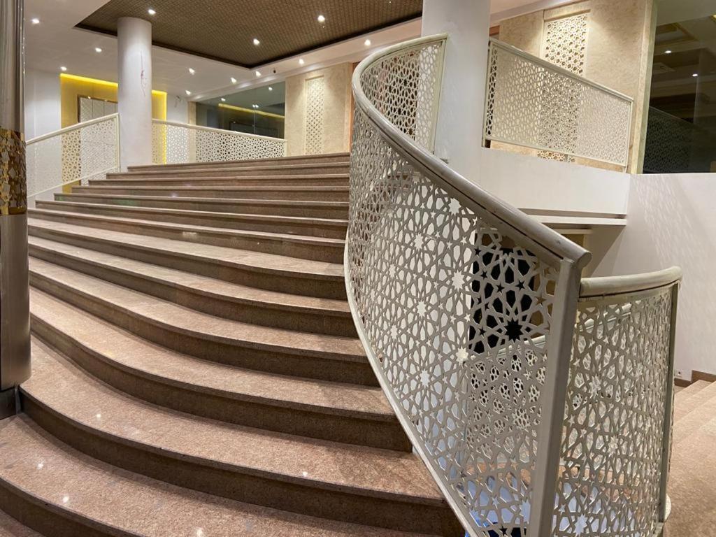 Acco Grand Hotel Lucknow Extérieur photo