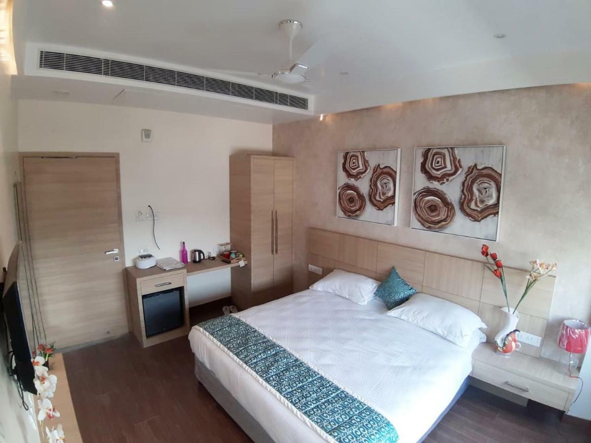 Acco Grand Hotel Lucknow Extérieur photo